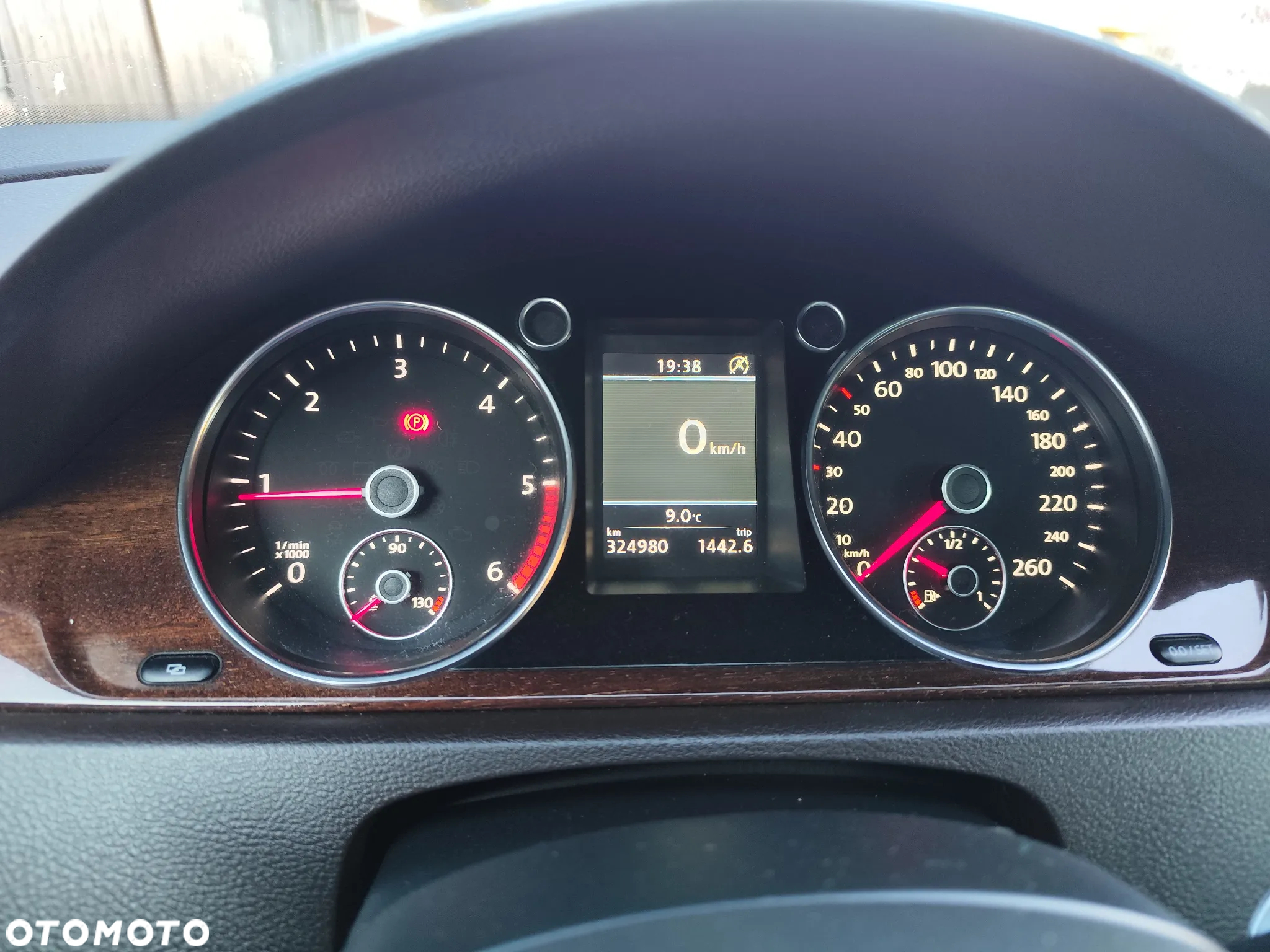 Volkswagen Passat 2.0 TDI DPF Highline - 26