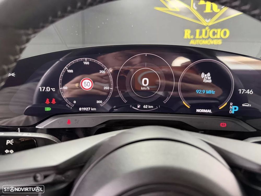 Porsche Taycan 4S - 33