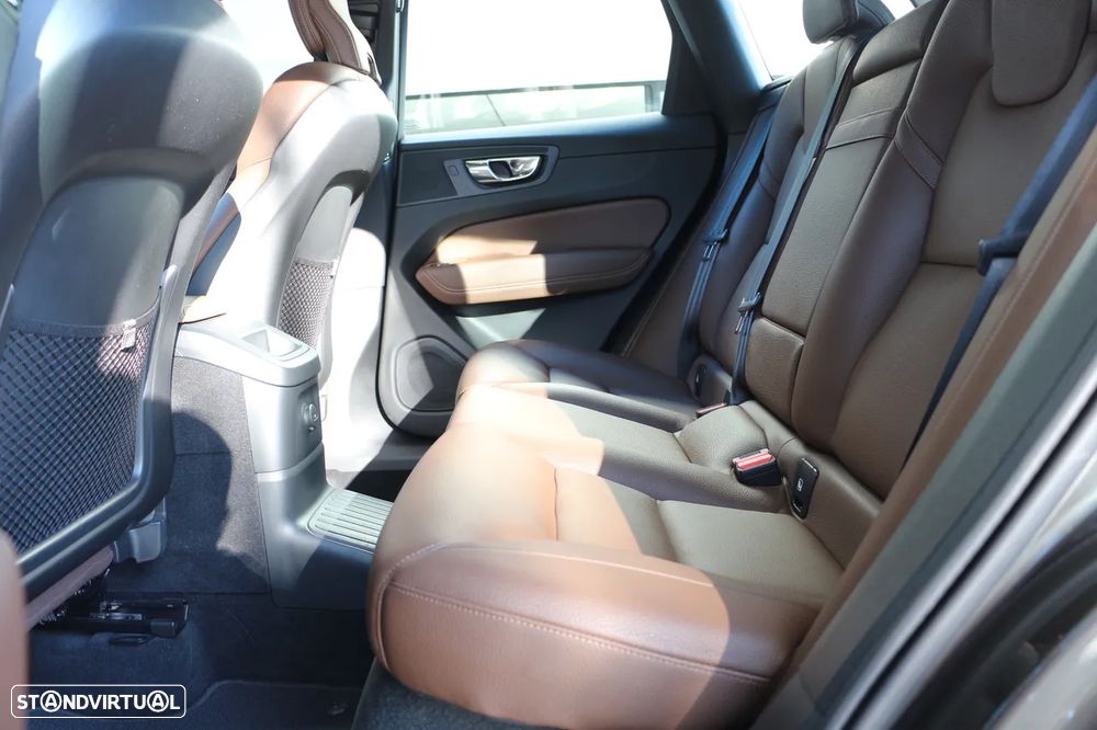 Volvo XC 60 2.0 T6 PHEV Inscription AWD - 26