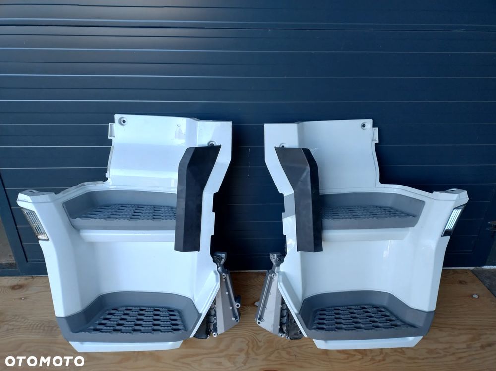 ZDERZAK DAF XF XG PLUS HALOGEN 2188911 2188912 2315062 21315061 - 5