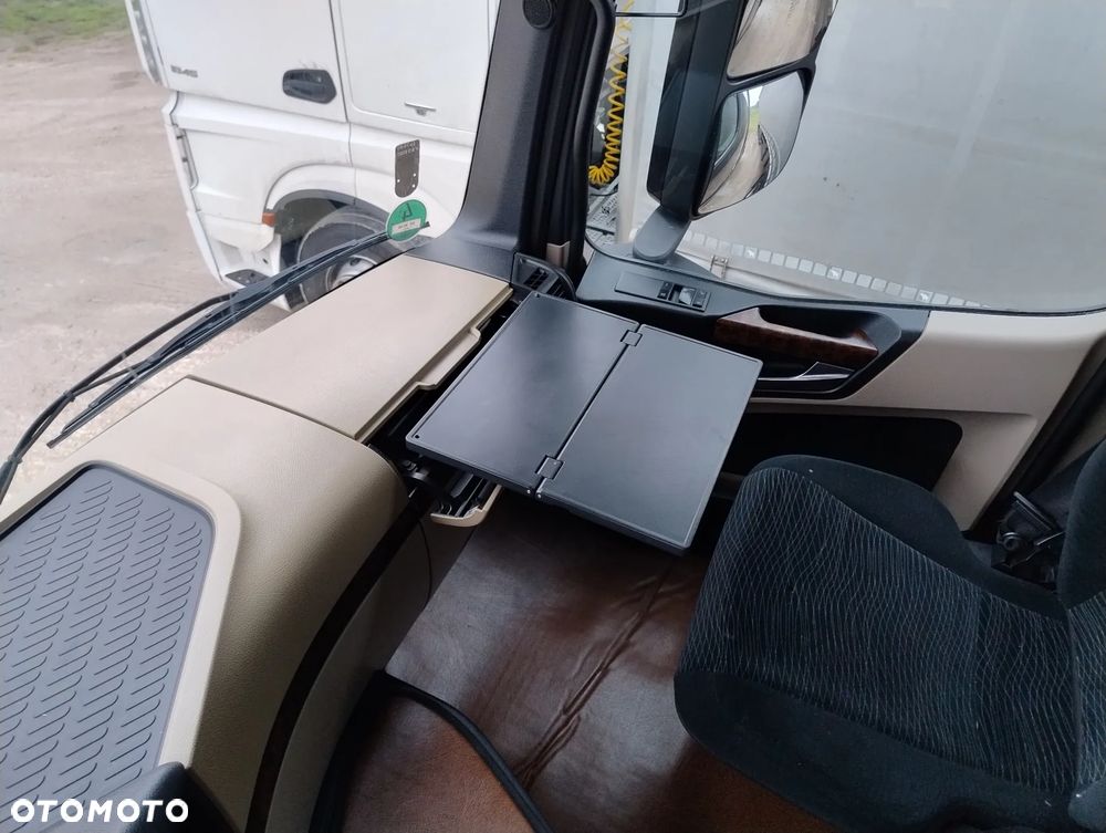 Mercedes-Benz Actros - 8