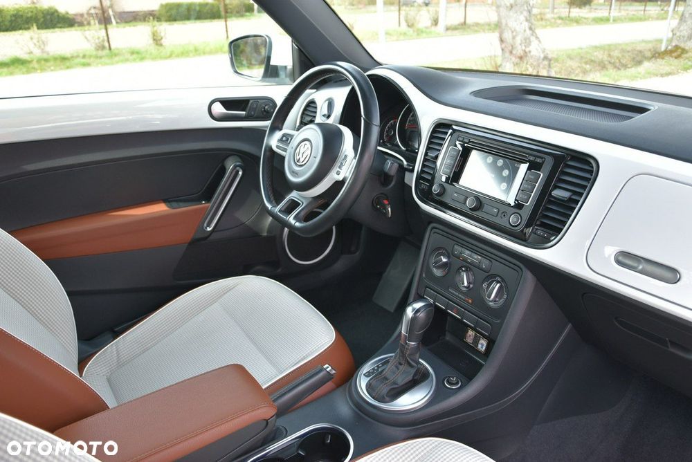 Volkswagen New Beetle - 8