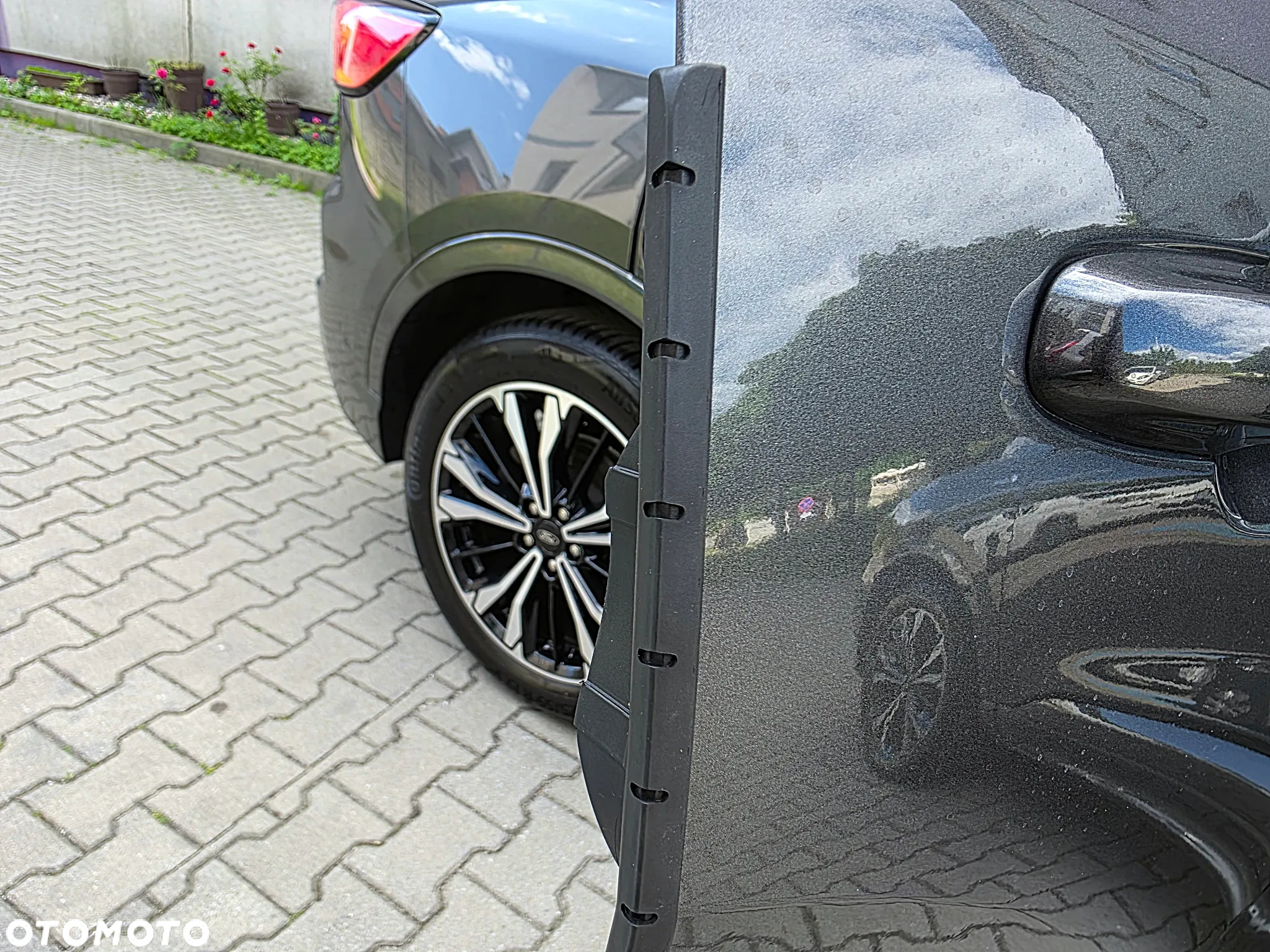 Ford Kuga 2.5 Duratec FHEV 4x4 ST-LINE X - 11