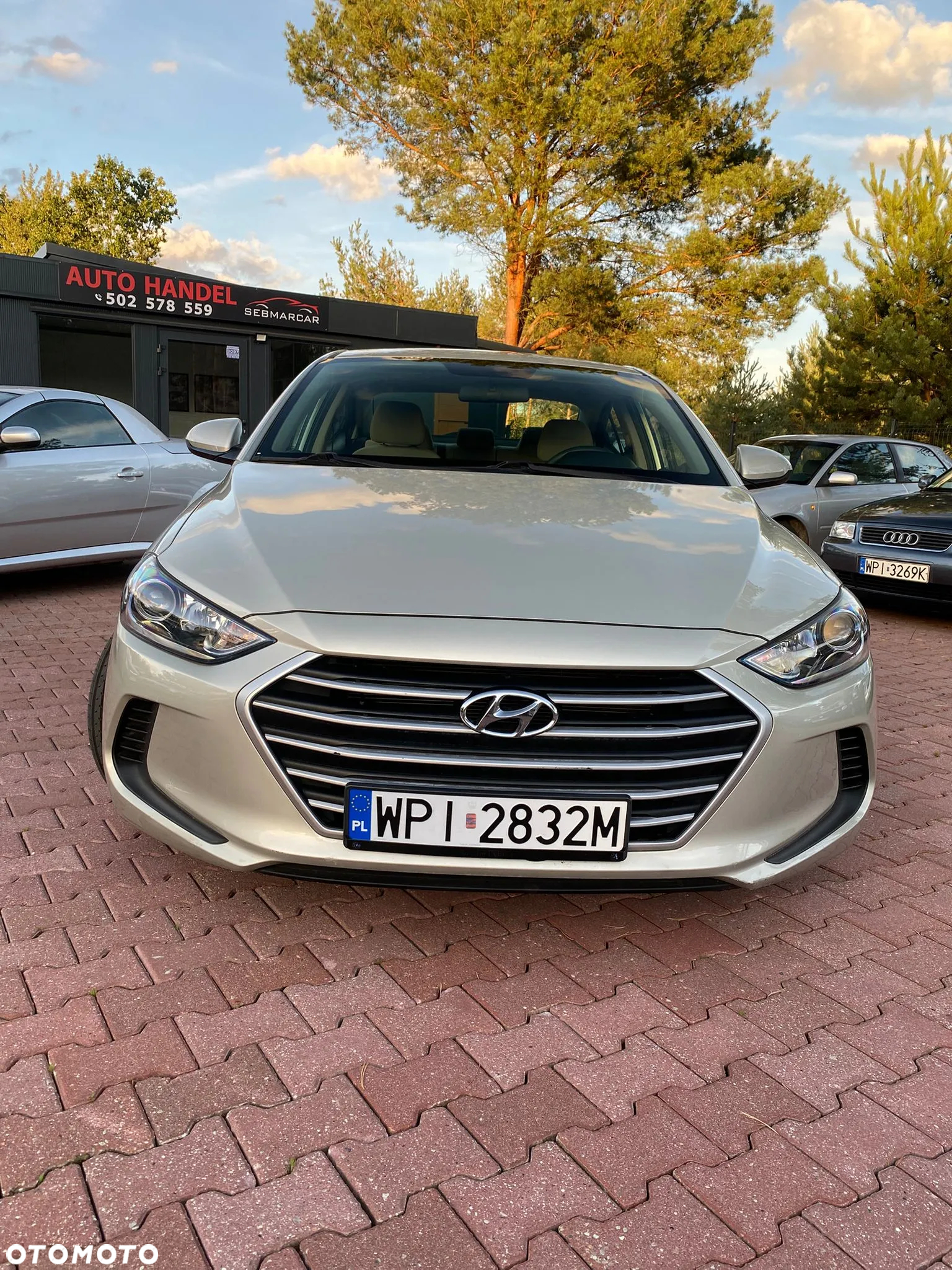 Hyundai Elantra - 9