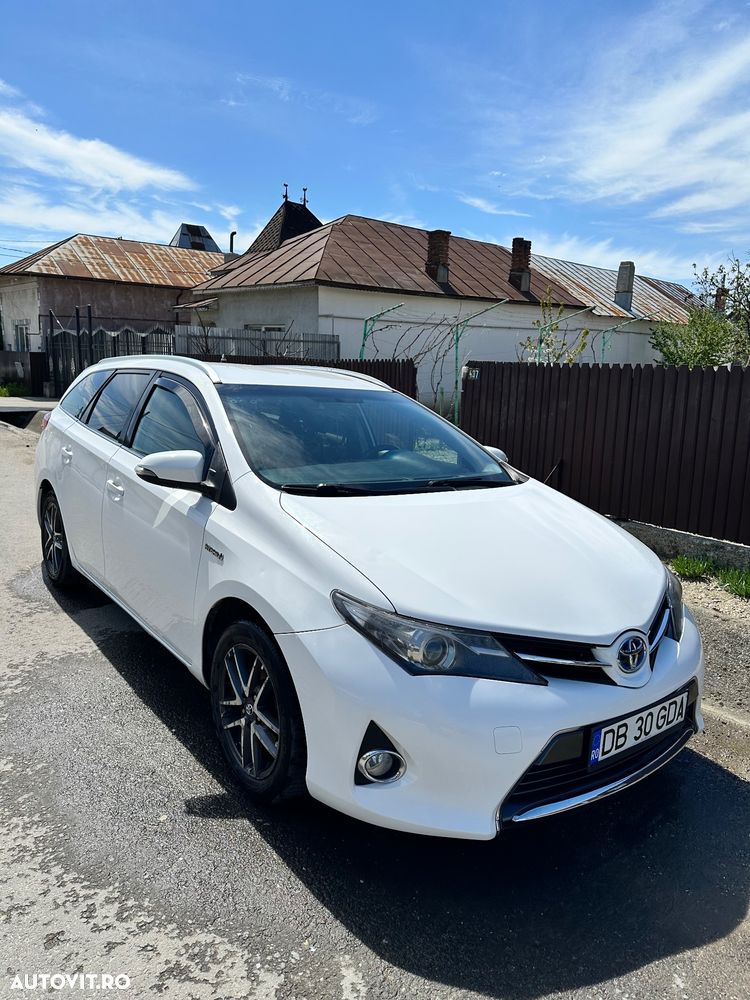 Toyota Auris 2015 photo 2
