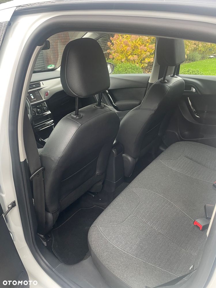 Citroën C3 1.2 PureTech Feel - 11