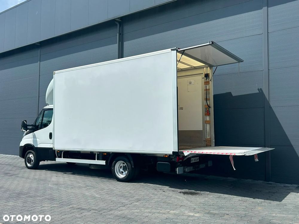 Iveco Daily 35C18 3.0 HPI Kontener 9 palet + winda 1000kg + drzwi boczne **KLIMA**Serwis**Sprowadzony**2020R** - 8