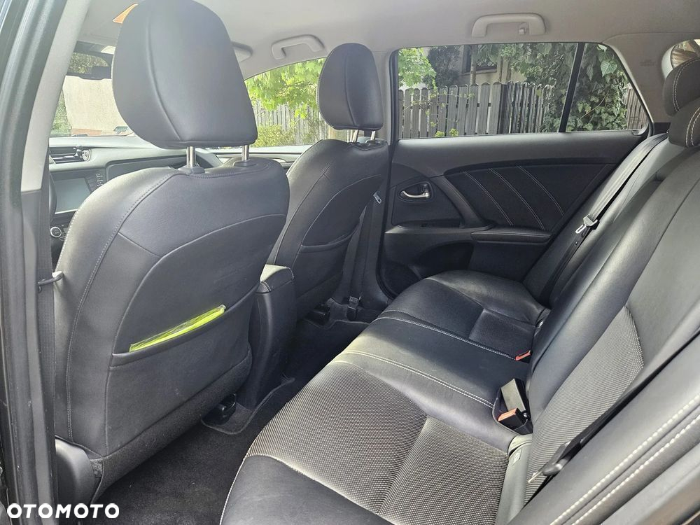 Toyota Avensis 2.0 D-4D Premium - 10