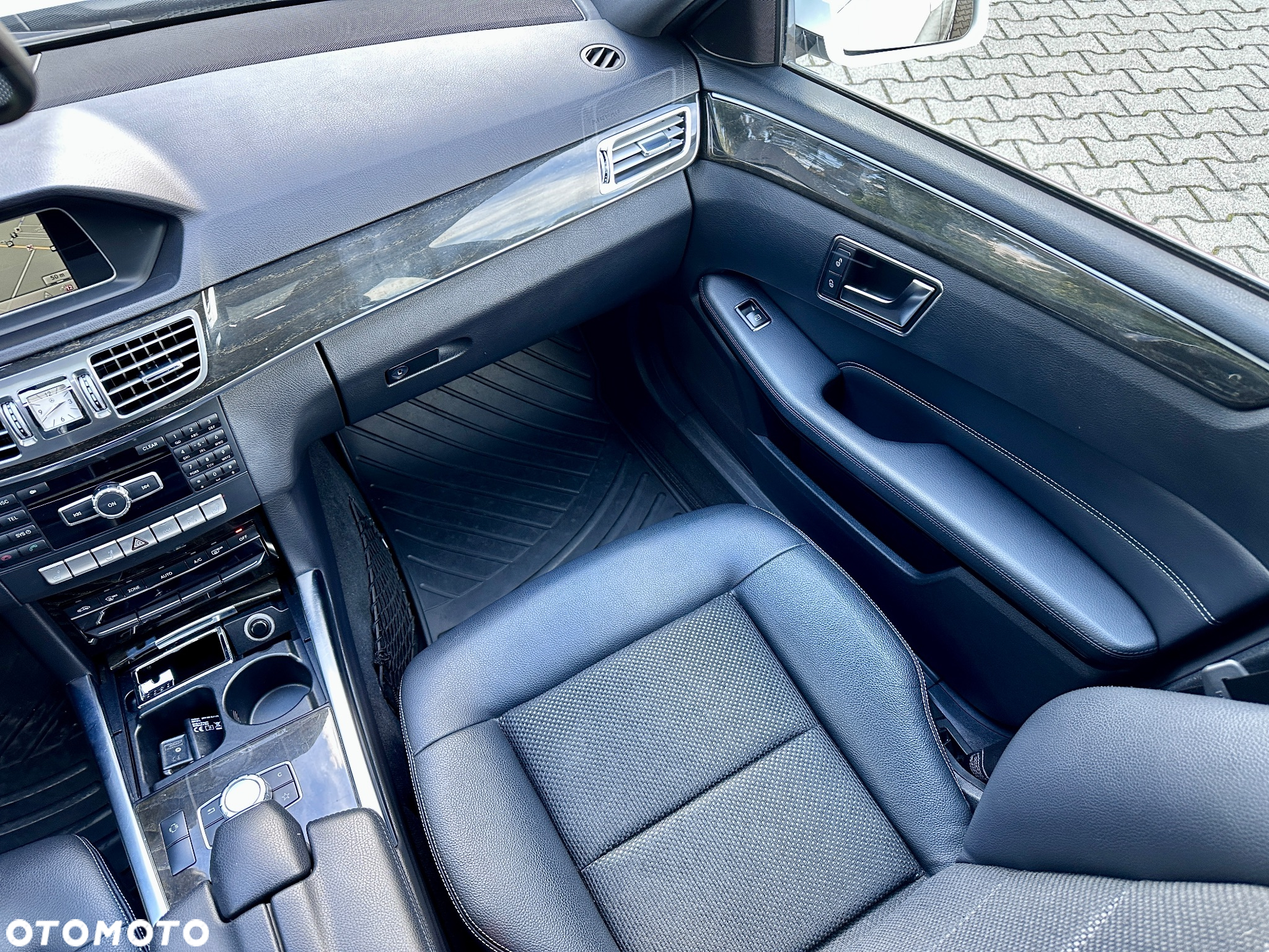 Mercedes-Benz Klasa E 200 CDI 7G-TRONIC - 21