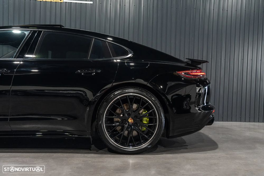 Porsche Panamera 4 E-Hybrid Platinum Edition - 37