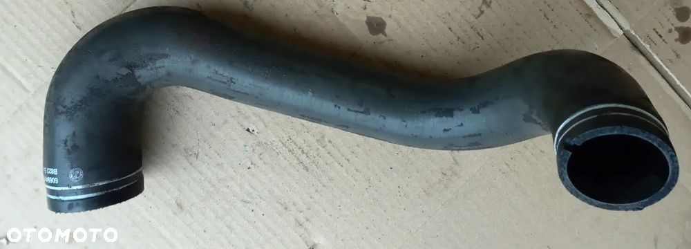 Alfa Romeo 159 1.9 JTD rura wąż powietrza 60694196