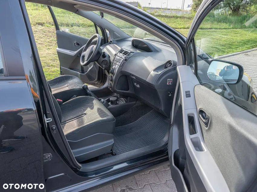 Toyota Yaris 1.0 Luna A/C - 8