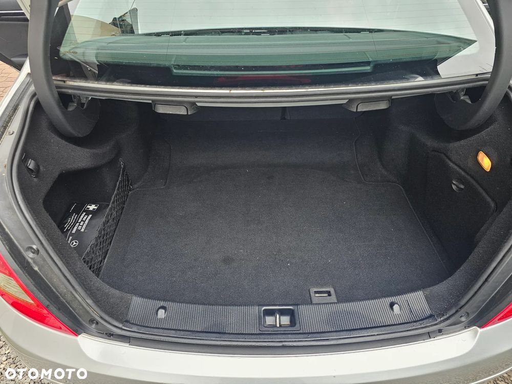 Mercedes-Benz Klasa C 180 Kompressor BlueEFFICIENCY - 24
