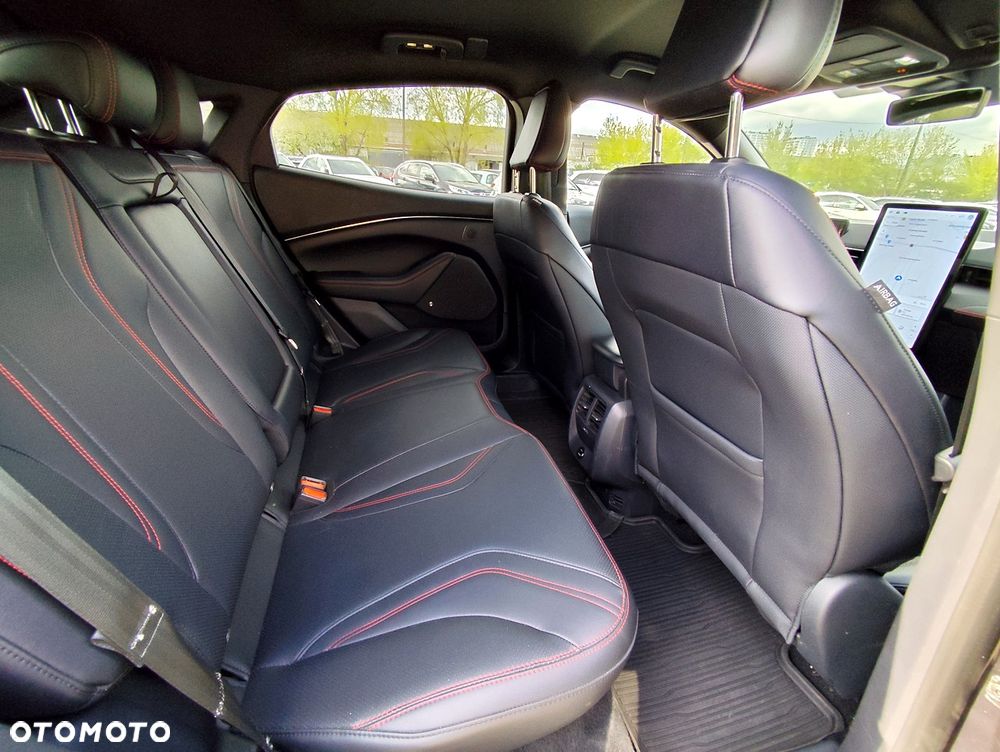 Ford Mustang Mach-E 91 kWh AWD Premium - 9