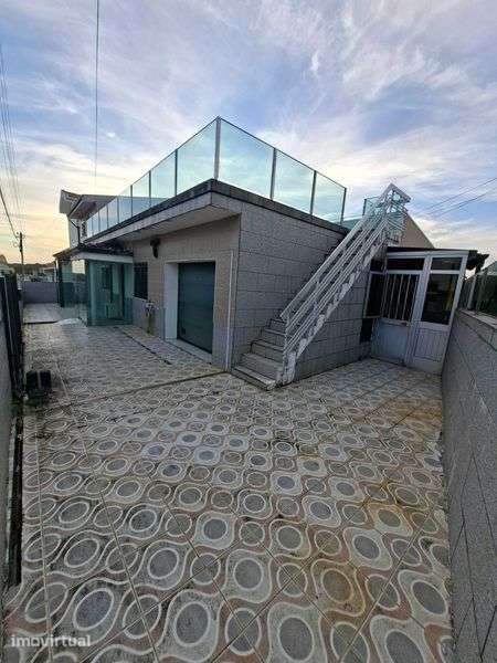 Moradia T2 na Rua Aval de Cima, 200 - Grande imagem: 2/12