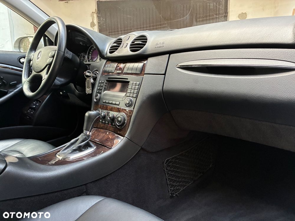 Mercedes-Benz CLK - 25