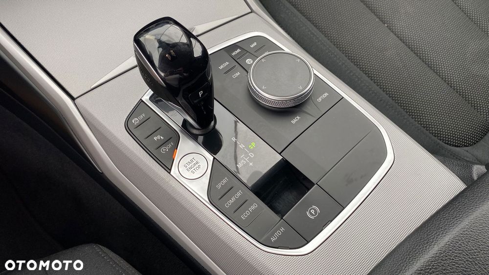 BMW Seria 3 318i Advantage - 17