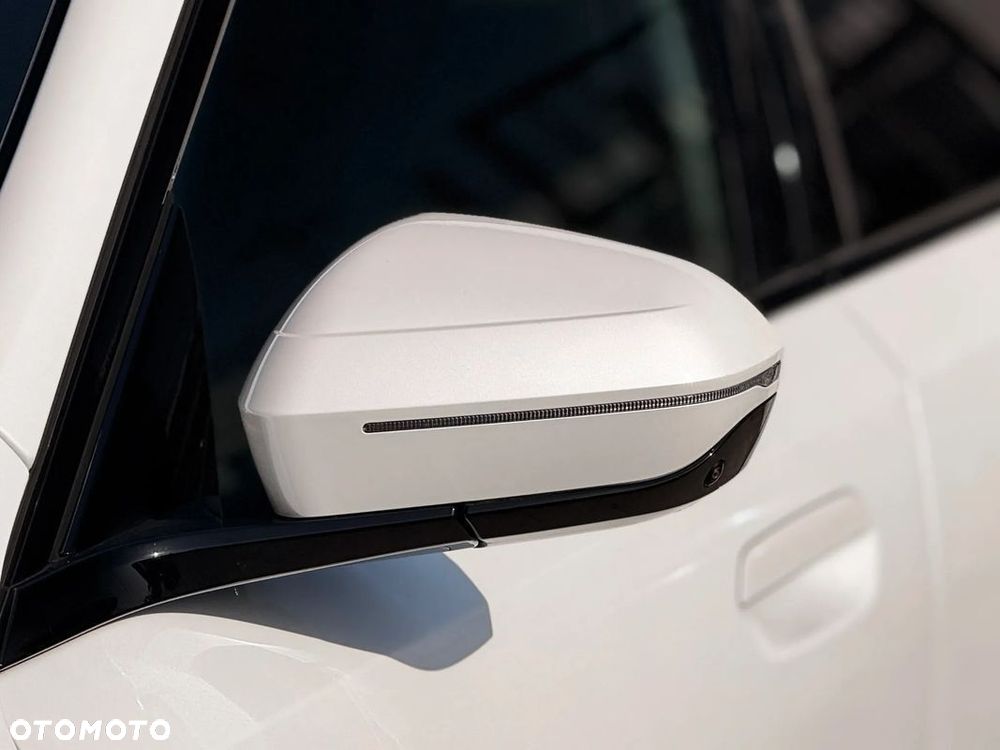 BMW Seria 5 2024 photo 2