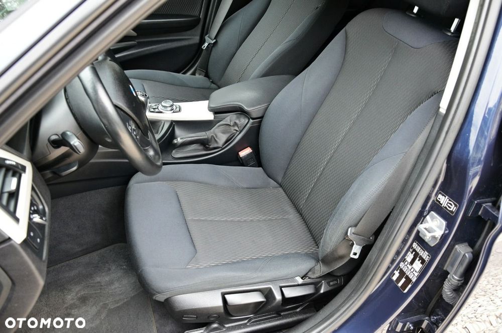 BMW Seria 3 318d Blue Performance Sport Line - 30