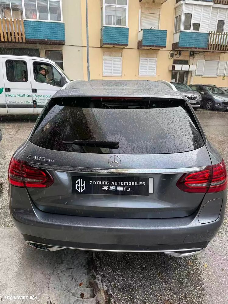 Mercedes-Benz C 300 BlueTEC Hybrid AMG Line - 4