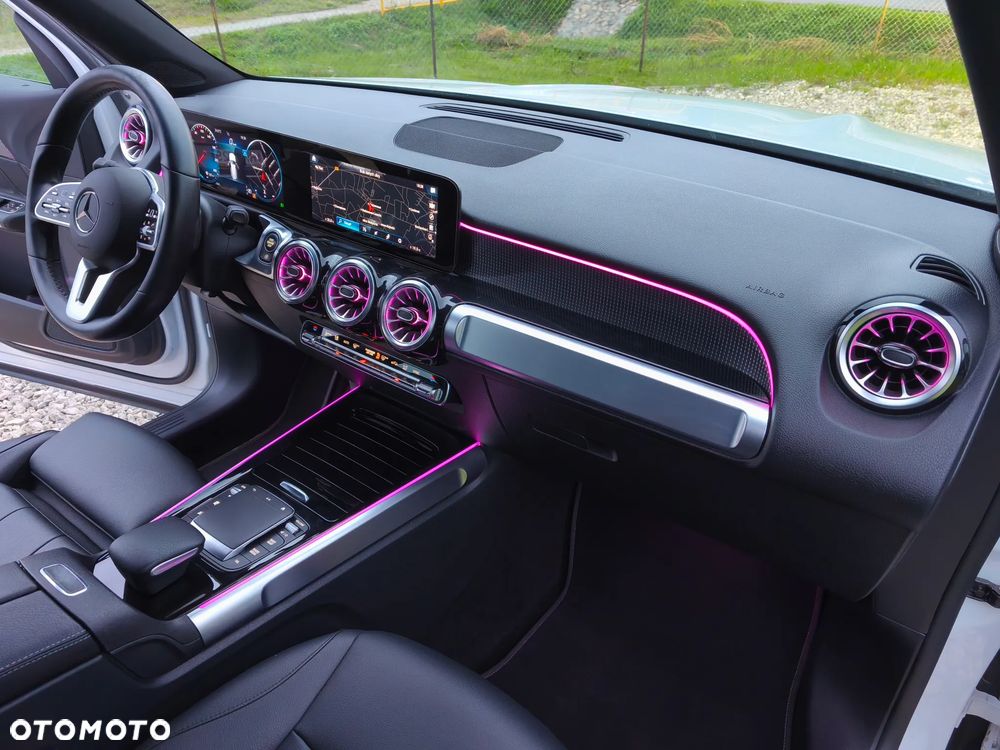 Mercedes-Benz GLB - 8