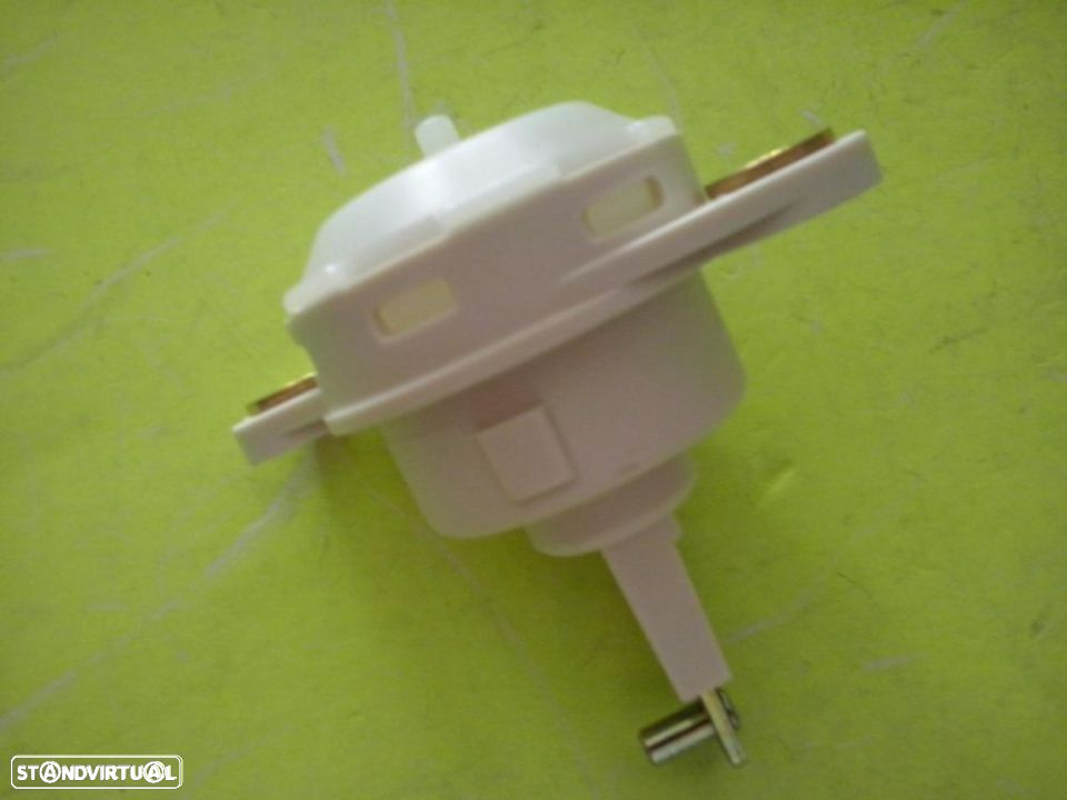 Válvula de paragem do motor Mercedes 190D e 200D W201 e W124 (Nova) - 3