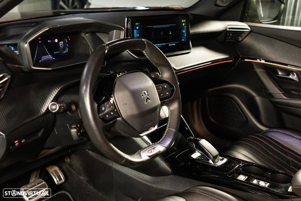 Peugeot e-2008 GT Pack - 15