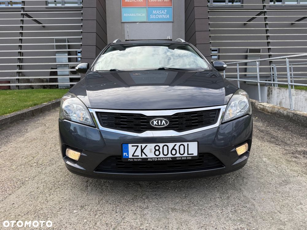Kia Ceed ver-1-6-crdi-128-dream-team-edition - 5