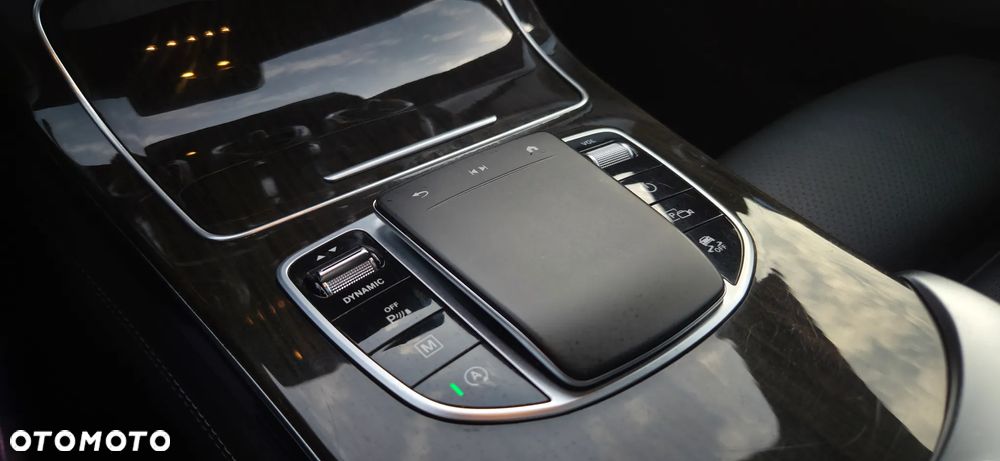 Mercedes-Benz GLC 220 d 4Matic 9G-TRONIC AMG Line - 29