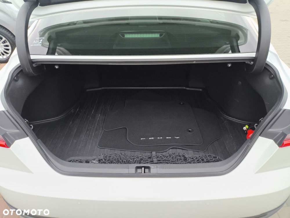 Toyota Camry - 10