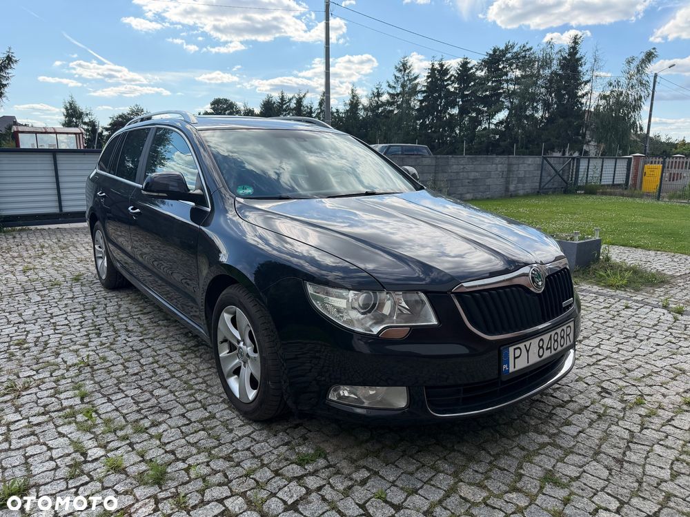 Skoda Superb 2011 photo 5