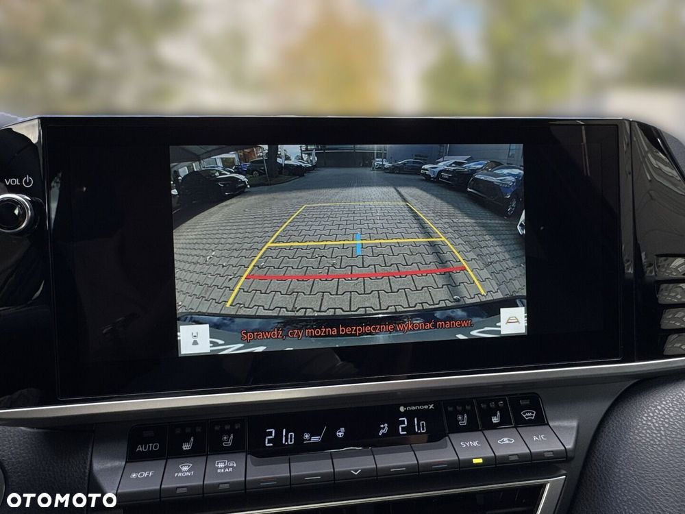Toyota Camry - 22