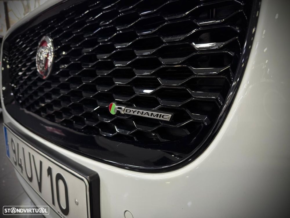 Jaguar E-Pace 2.0 i4D R-Dynamic S - 30