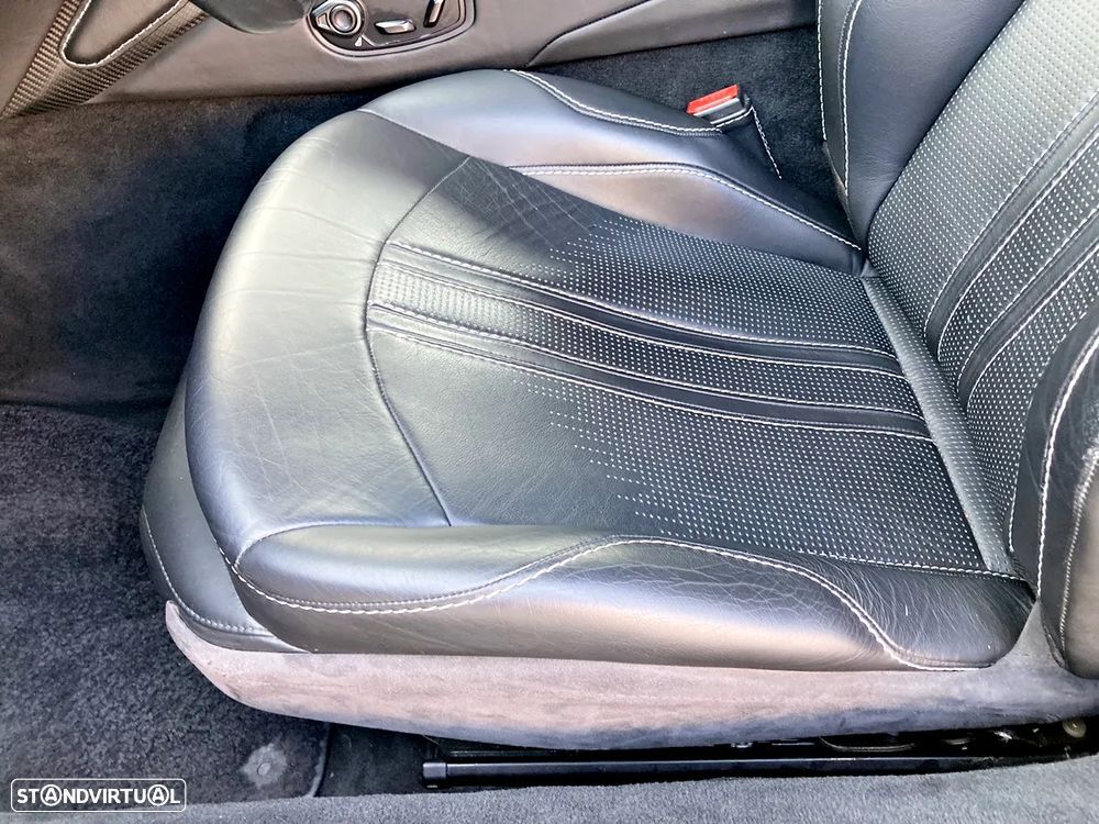 Aston Martin Vantage Coupe Standard - 17