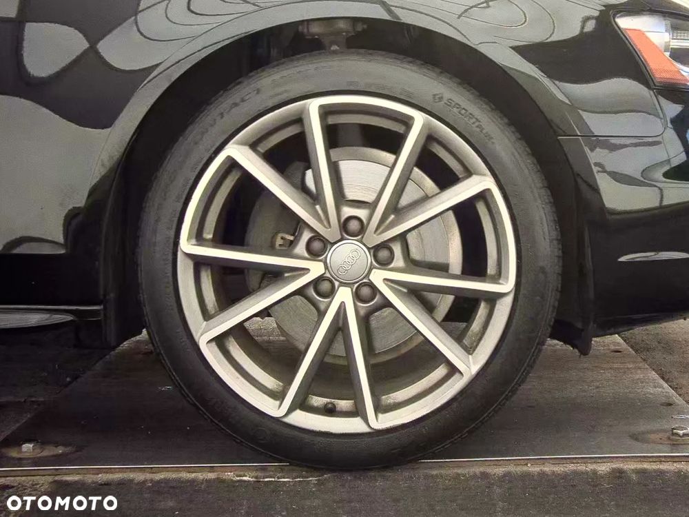 Audi A4 Limousine - 18