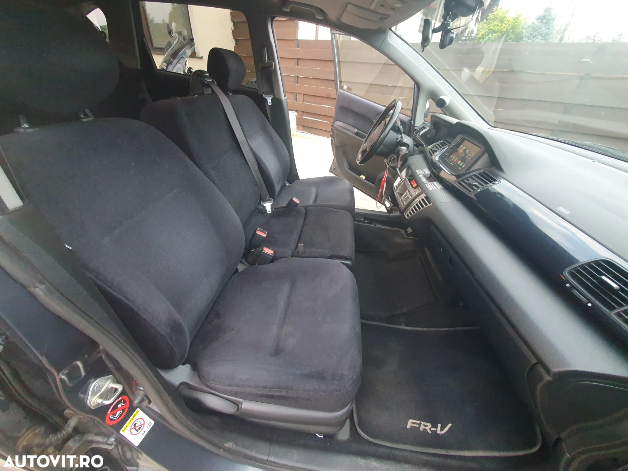 Honda FR-V - 4