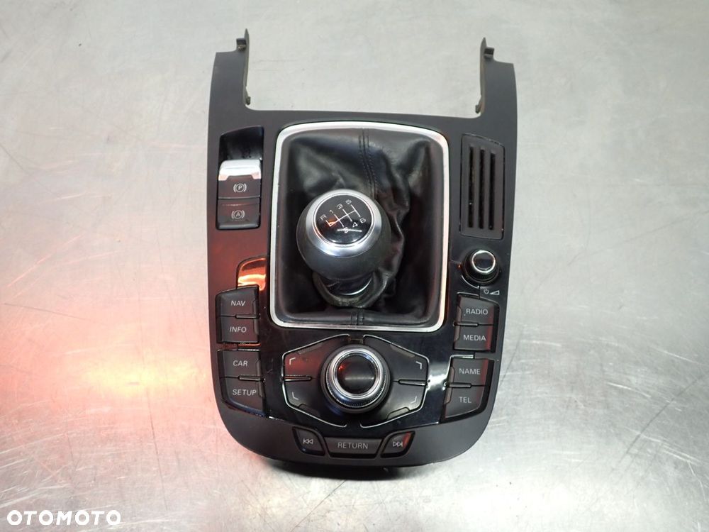 RAMKA WYBIERAKA BIEGÓW PANEL STEROWANIA RADIA AUDI A4 B8 - 2