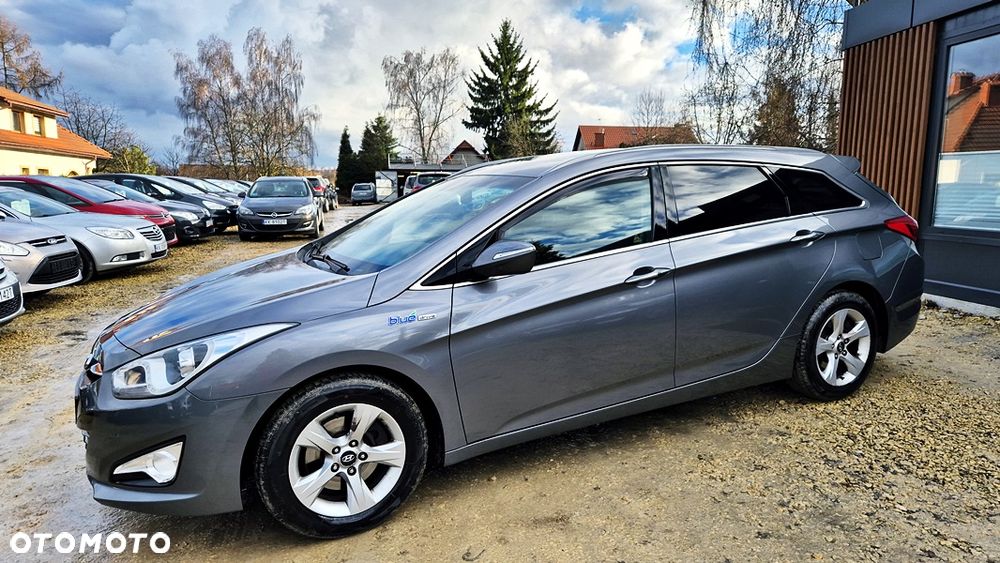 Hyundai i40 Kombi blue 1.6 Family+ - 24