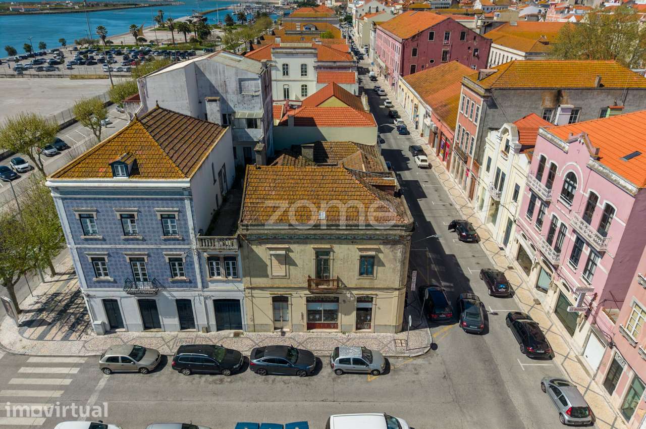 Imóvel para reconstruir na baixa da Figueira da Foz, junto à Marina! - Grande imagem: 4/30