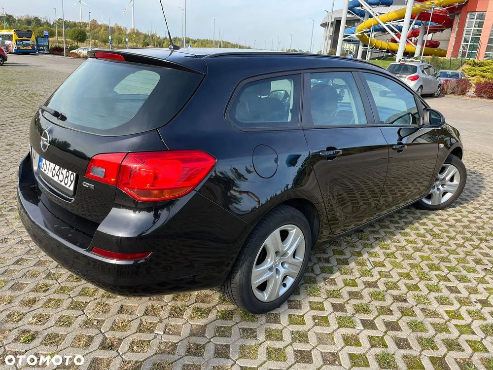 Opel Astra 2011 photo 5
