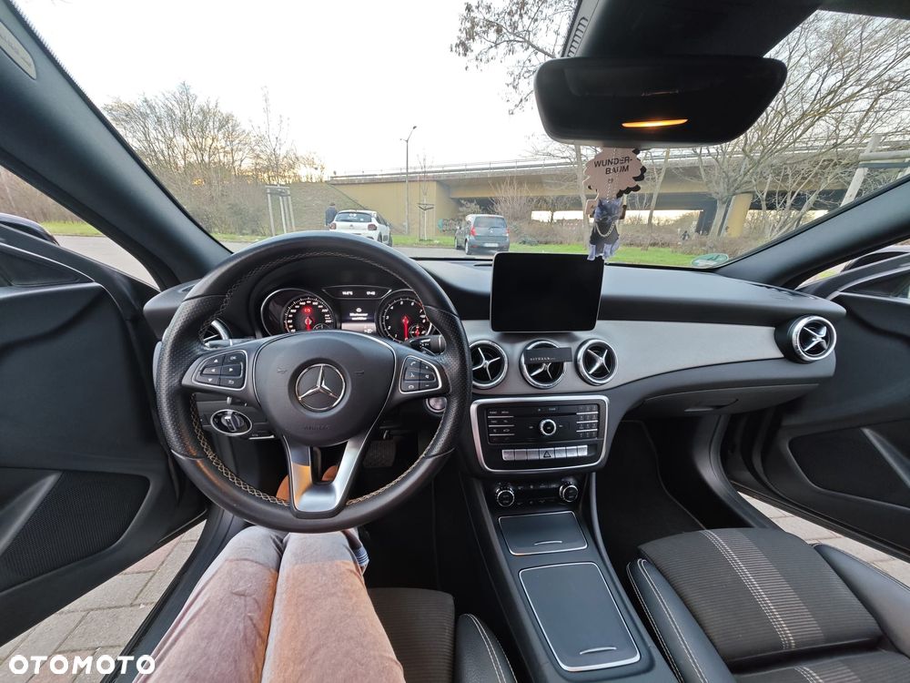 Mercedes-Benz CLA 250 7G-DCT UrbanStyle Edition - 7