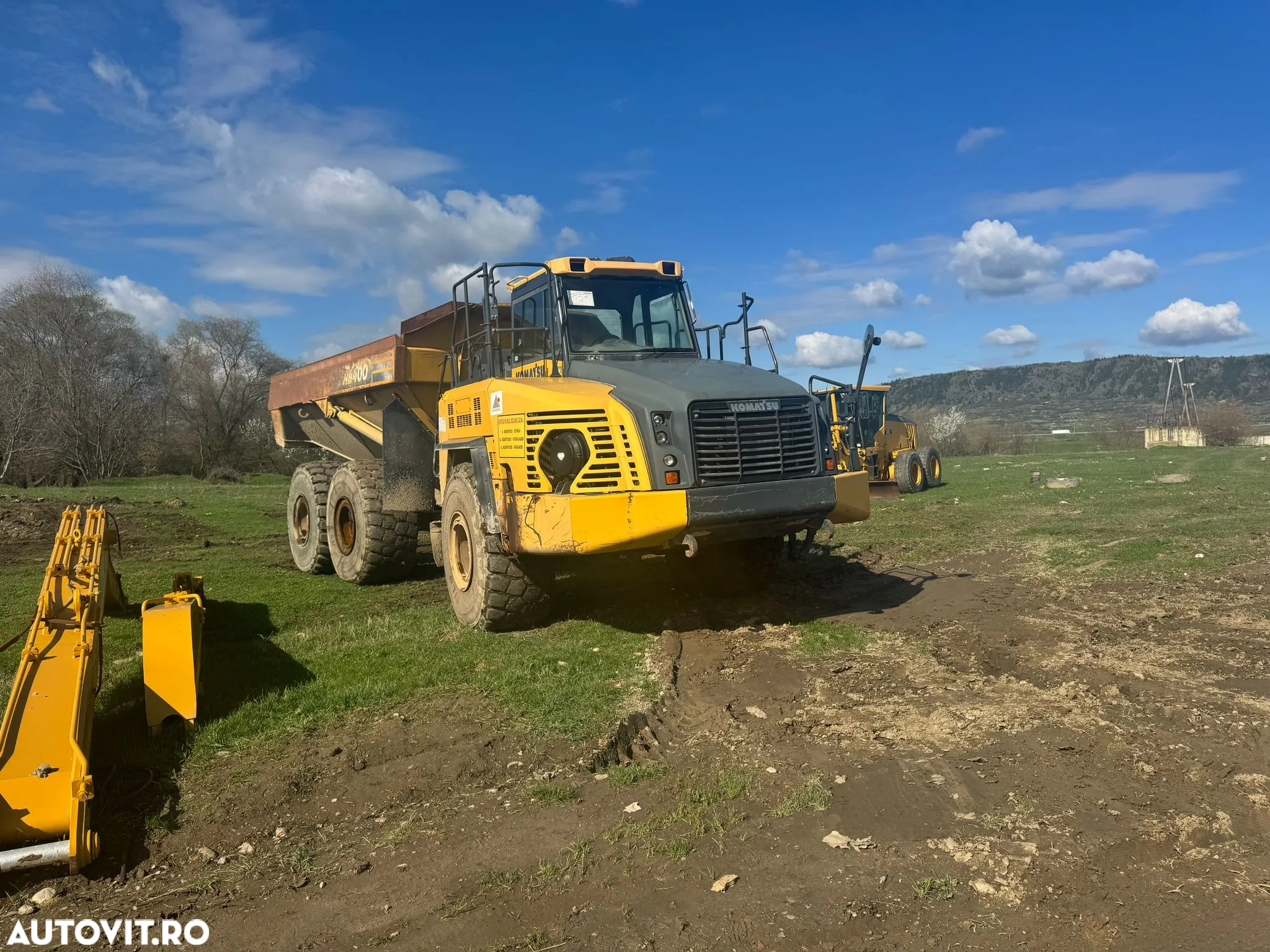 Komatsu HN 400  Dumper 6X6 - 4