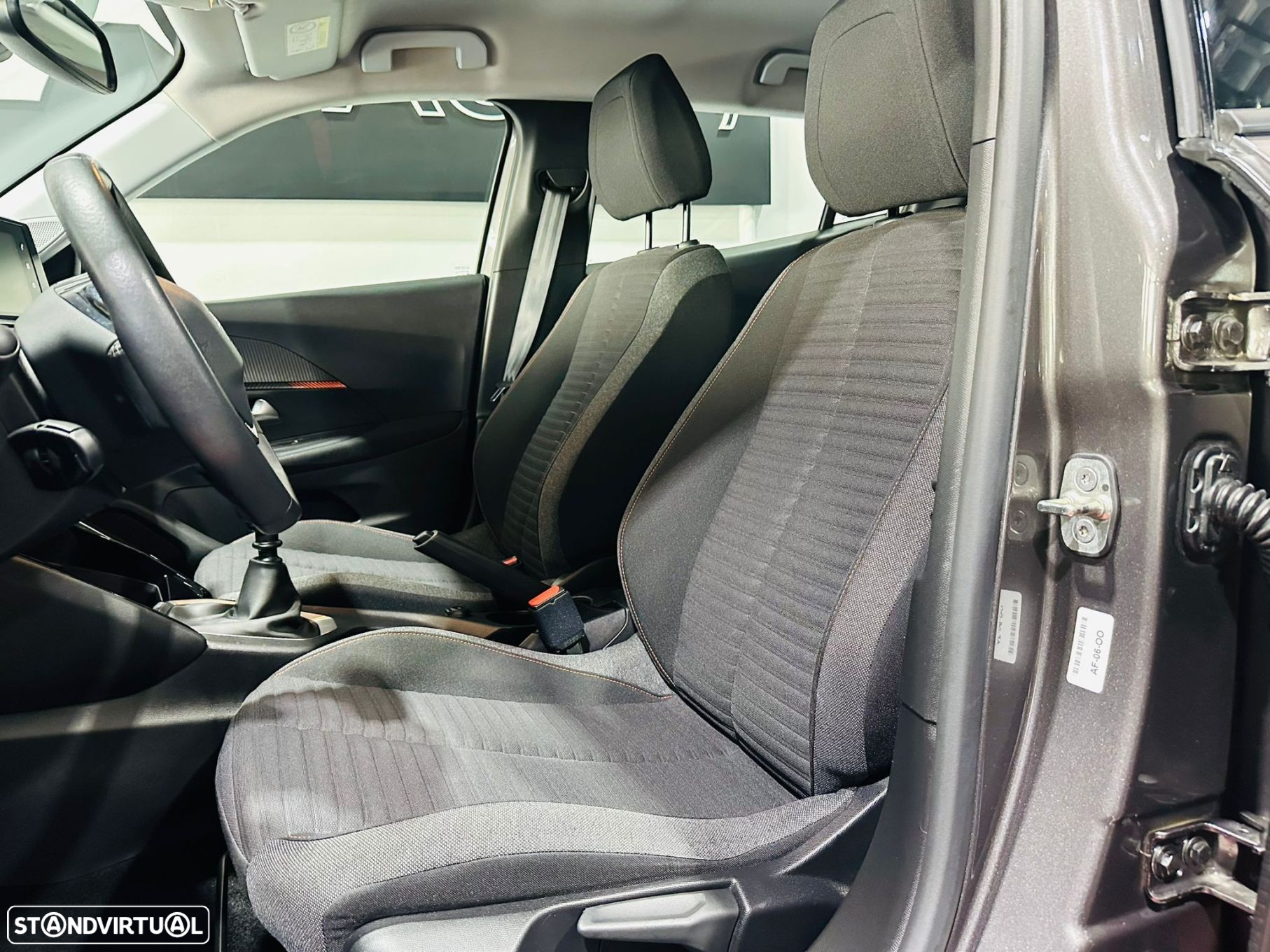 Peugeot 2008 1.2 PureTech Active - 27
