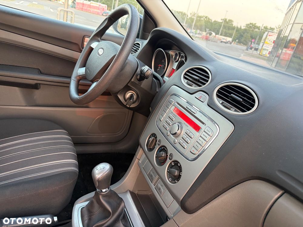 Ford Focus 1.6 Comfort - 12
