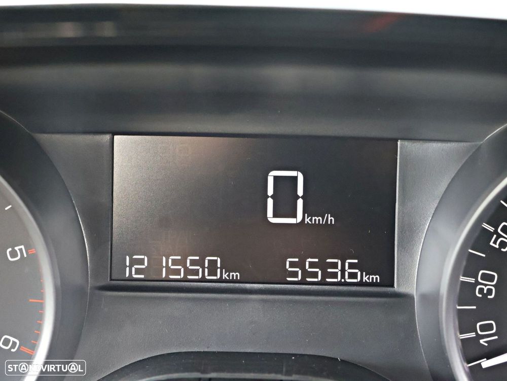 Peugeot 208 1.6 BlueHDi Style - 52