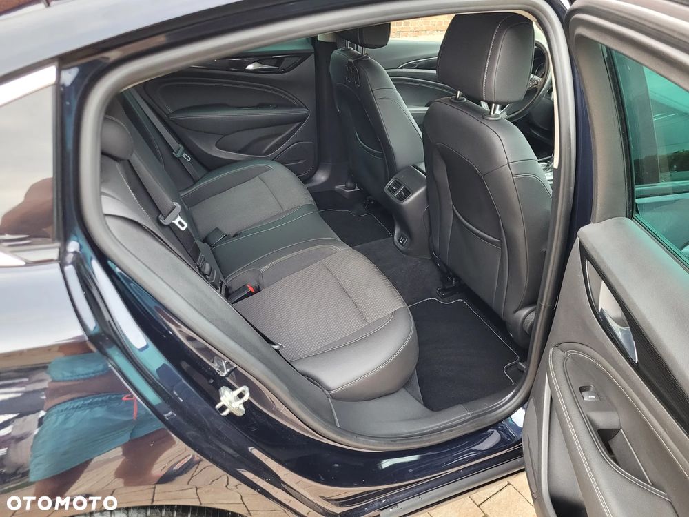 Opel Insignia 1.5 T Exclusive S&S - 17