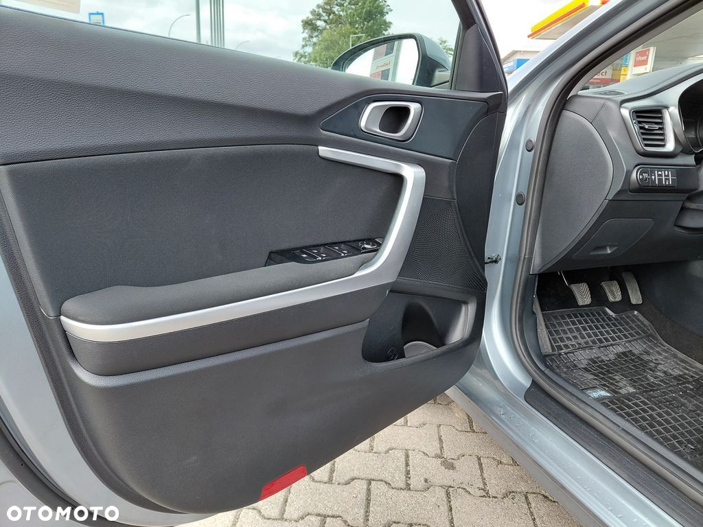 Kia Ceed 1.5 T-GDI M - 10
