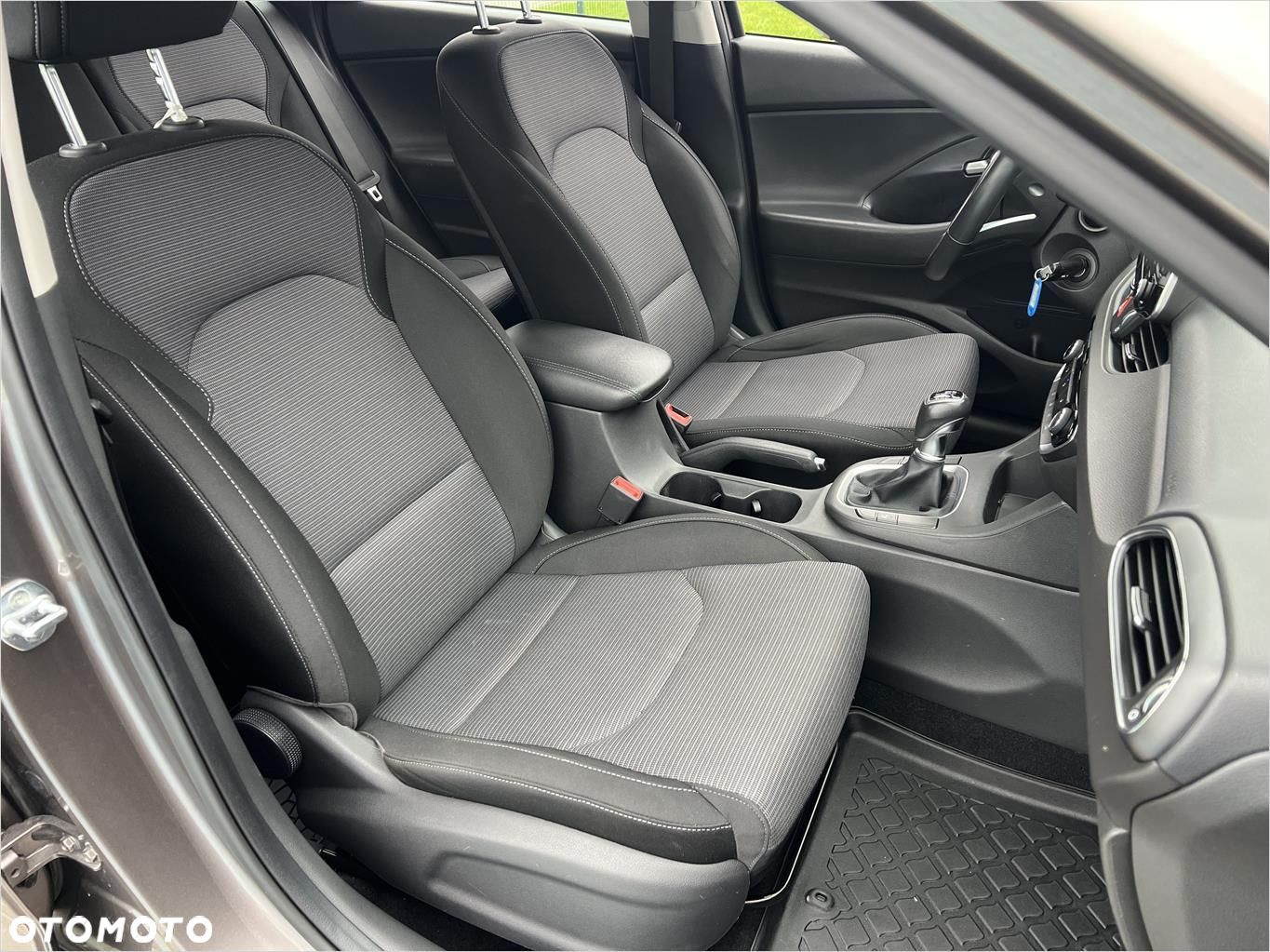 Hyundai i30 1.5 DPI Classic + - 14