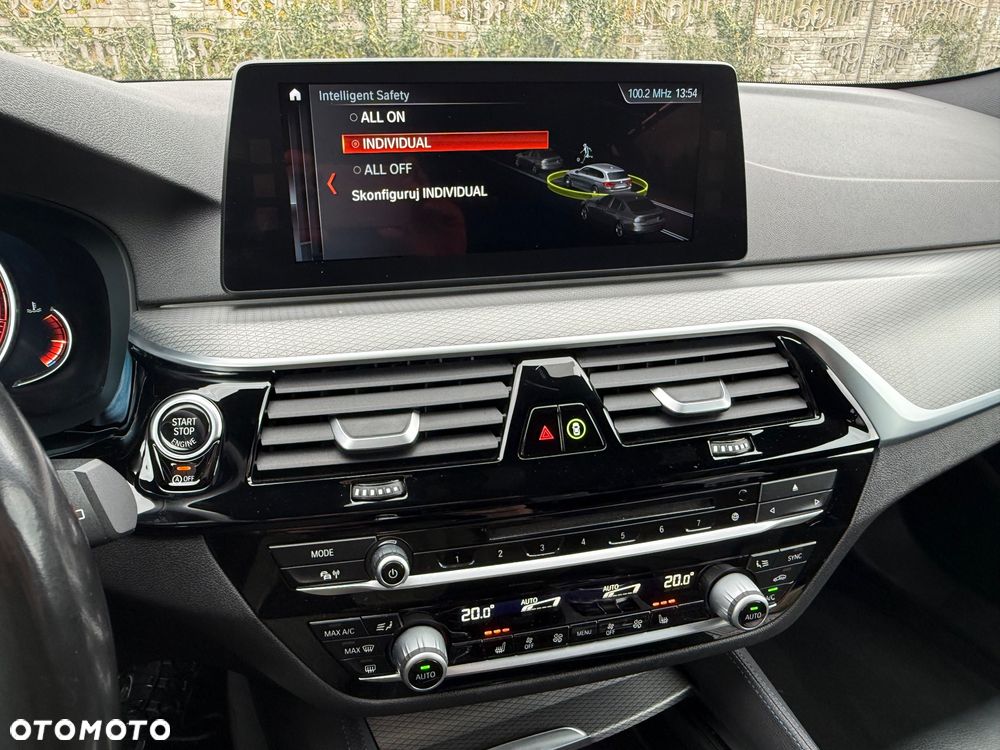 BMW Seria 5 520d Touring M Sport Edition - 34