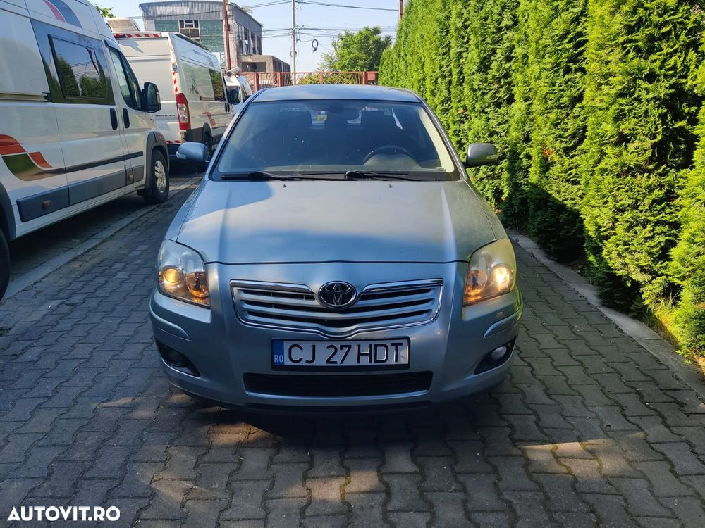 Toyota Avensis 2.0 D-4D Executive - 1